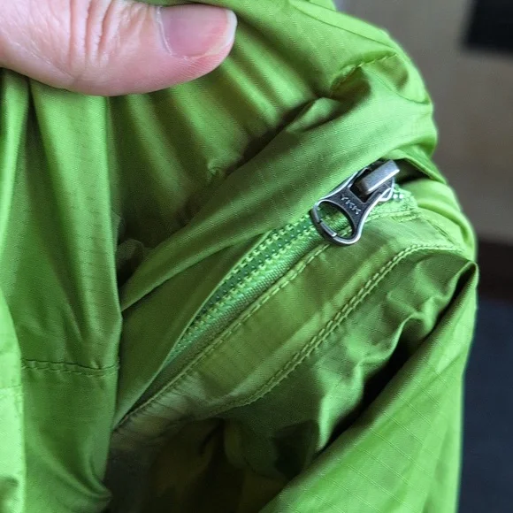 Marmot Women's Rain Jacket - Picture 4 of 6